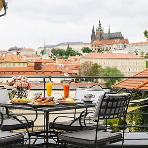 Four Seasons Praga