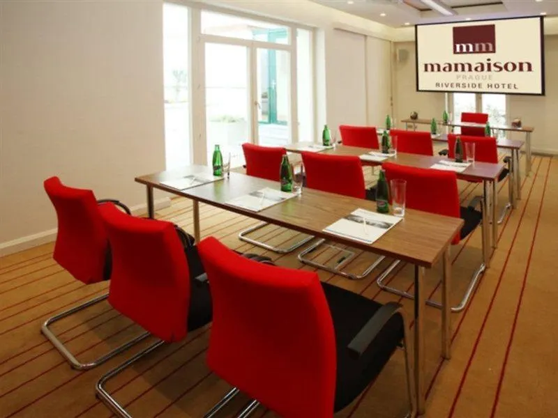 Mamaison Hotel Riverside Prague 5*,